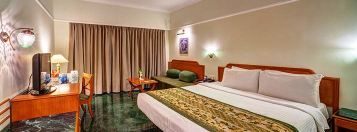 350/Shraddha Sarovar Portico - Shirdi 05.jpg